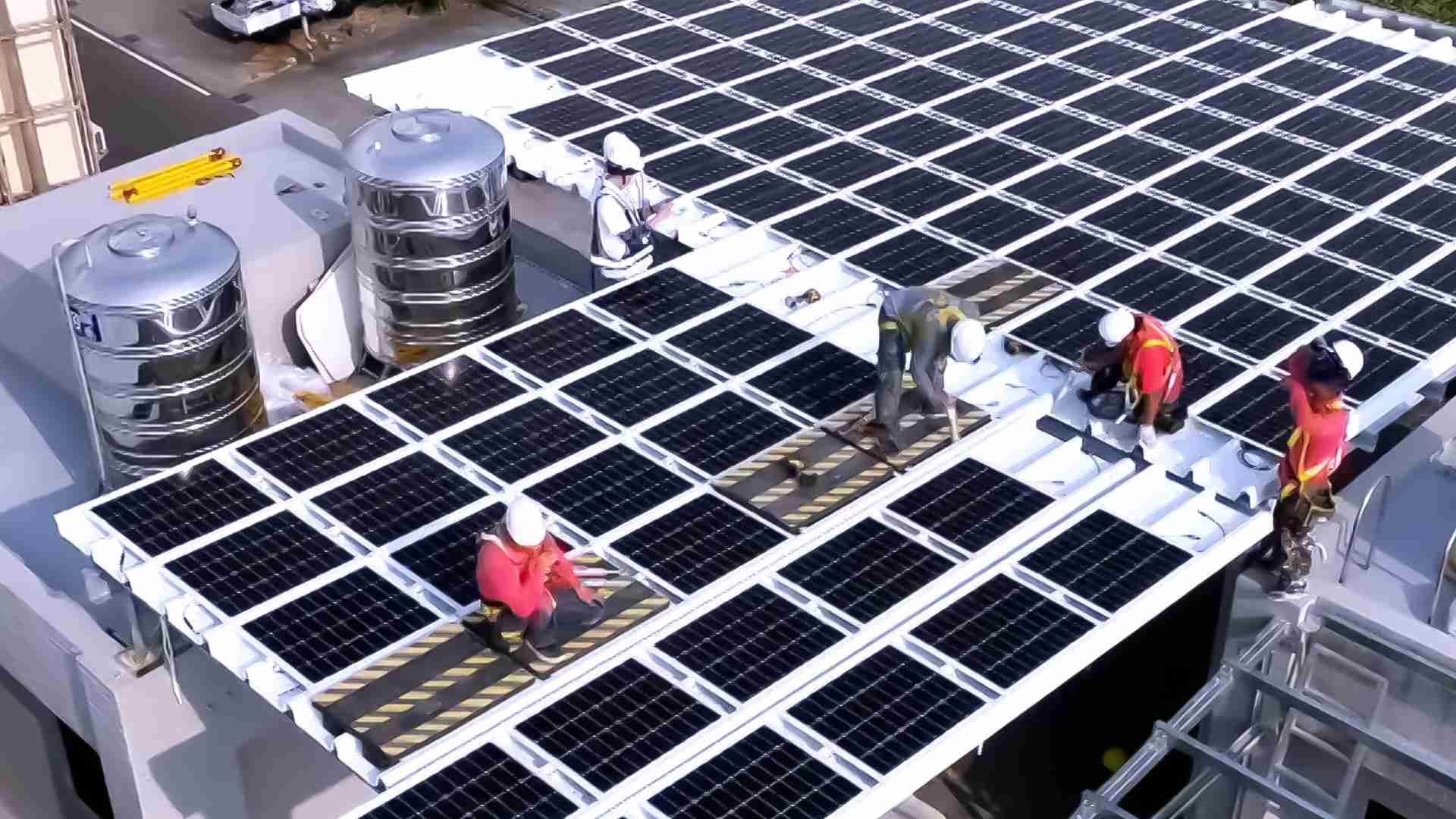 Wepay着力于替代能源之技术研发，，，，如光电浪板的相关制程、、、、设备与产品，，其中所开发之光电整合型浪板，，，，减少传统金属支架安装，，更提升耐候度，，可广泛运用于多元场域，，，，并辅助建筑达到净零碳排目标