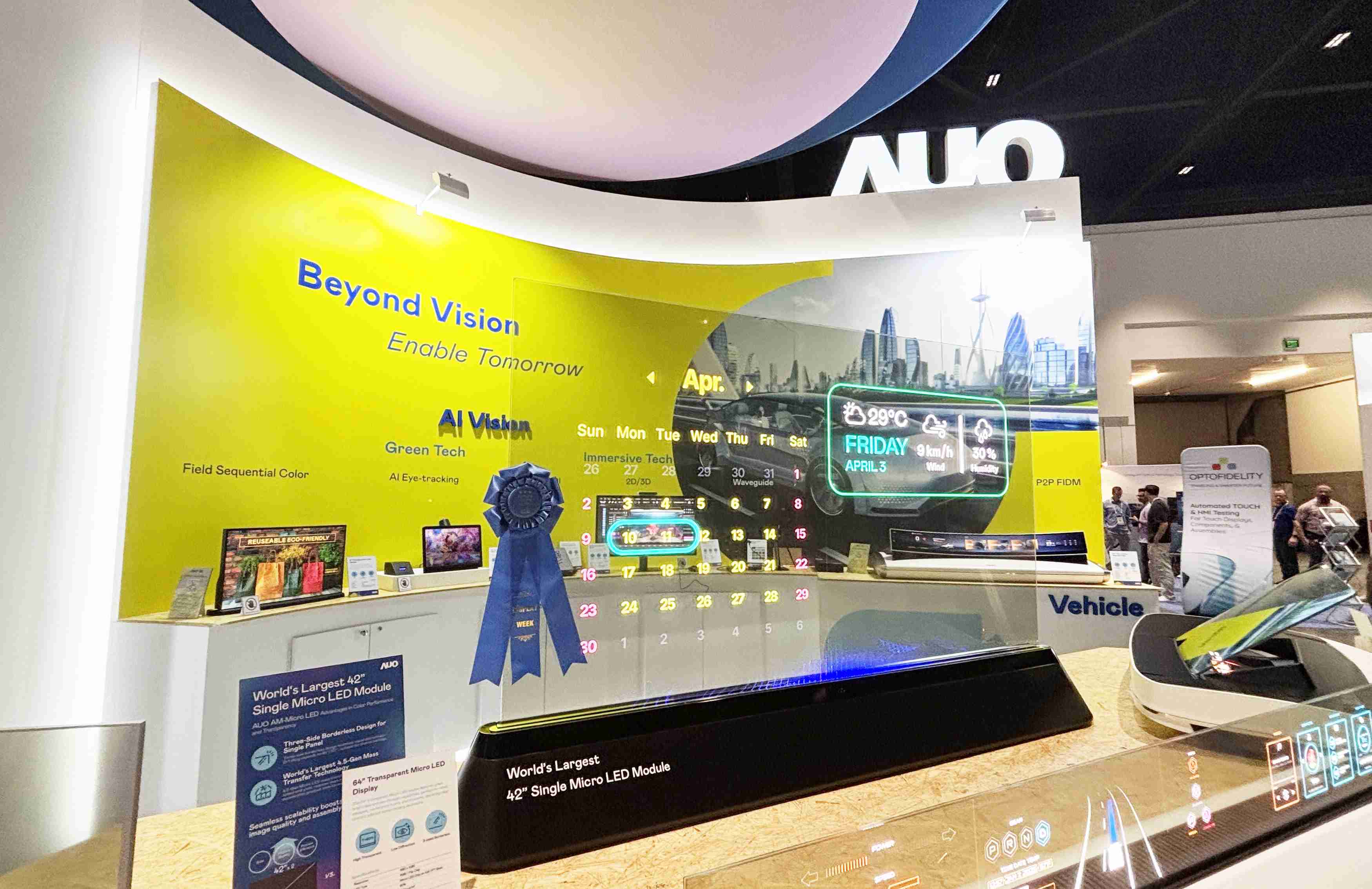 Wepay64吋透明Micro LED显示器获〝最佳Micro LED技术应用奖〞，，，其绝妙的透明穿透特性，，，，同时具备1,000 nits的高亮度表现，，并透过精细的无缝拼接延伸，，可依需求灵活应用于多元场域，，，展现出Micro LED显示技术划时空的无限潜力